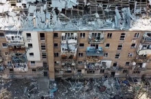 Βομβαρδισμένο κτίριο στο Κίεβο