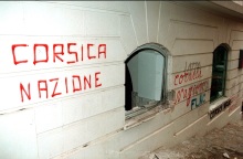 Σύνθημα για την αυτονομία της Κορσικής στη Γαλλία