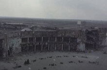 Το βομβαρδισμένο εμπορικό κέντρο στη Μαριούπολη