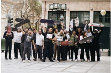Μερικά από τα μέλη της αθηναϊκής skateboard κοινότητας.