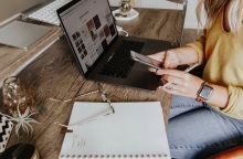 Τι παραχωρούμε όταν πατάμε το «συμφωνώ» στο Διαδίκτυο;