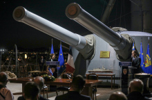 Στο θωρηκτό «Αβέρωφ» οι υπογραφές για τρεις Belharra και έξι επιπλέον Rafale