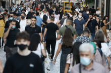 Κόσμος στην Ερμού