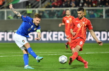 Προκριματικά Μουντιάλ 2022: Παίκτες της Ιταλίας και της Βόρειας Μακεδονίας σε στιγμιότυπο της αναμέτρησης