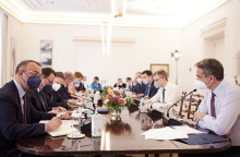 Σύσκεψη στο Μαξίμου για την επισιτιστική επάρκεια