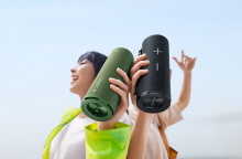 Το νέο ήχειο της HUAWEI, Sound Joy, σε δύο διαφορετικά χρώματα.