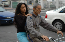 Χαμπίμπ Μπουφάρ και Χαφζιά Χερζί στην ταινία «Κους Κους με Φρέσκο Ψάρι» του Αμπντελατίφ Κεσίς