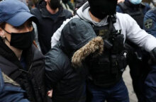 Η Ρούλα Πισπιρίγκου οδηγείται στην ανακρίτρια για να απολογηθεί για τον θάνατο της Τζωρτζίνας