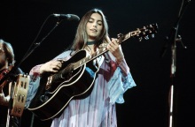 Emmyllou Harris