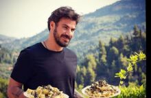 Άκης Πετρετζίκης 