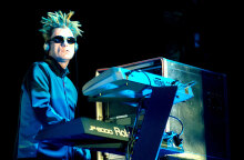 Στιγμιότυπο από τη συναυλία των Pet Shop Boys στην Αθήνα το 2000