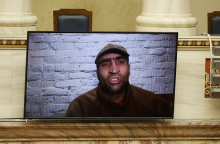 Μέλος του τάγματος Αζόφ στην ελληνική βουλή