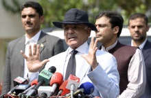 Ο νέος πρωθυπουργός του Πακιστάν, Σεχμπάζ Σαρίφ, σε προηγούμενες δημόσιες ομιλίες του