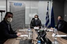 ΕΠΙΣΚΕΨΗ ΤΟΥ ΠΡΩΘΥΠΟΥΡΓΟΥ ΚΥΡ. ΜΗΤΣΟΤΑΚΗ ΣΤΗΝ ΕΛΛΗΝΙΚΗ ΔΙΑΧΕΙΡΙΣΤΙΚΗ ΕΤΑΙΡΕΙΑ ΥΔΡΟΓΟΝΑΝΘΡΑΚΩΝ (ΤΑΤΙΑΝΑ ΜΠΟΛΑΡΗ/EUROKINISSI)