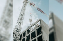 Φωτογραφία από κτίριο υπό κατασκευή.