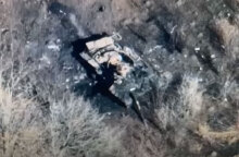 Ρωσικό τανκ μετά την επίθεση από τον ουκρανικό στρατό στο Χάρκοβο στην Ανατολική Ουκρανία