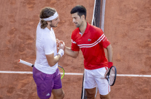 Στέφανος Τσιτσιπάς και Νόβακ Τζόκοβιτς στον τελικό του Ρολάν Γκαρός