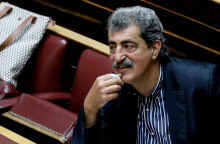 Ο Παύλος Πολάκης επιτέθηκε στη Νάντια Γιαννακοπούλου η οποία ψήφισε υπέρ της άρσης ασυλίας του