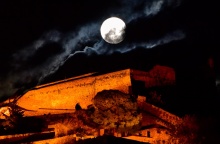 Πανσέληνος Απριλίου - Ροζ φεγγάρι πάνω από το Παλαμήδη