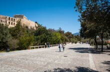 Διονυσίου Αρεοπαγίτου, ο πιο όμορφος πεζόδρομος της Αθήνας © Θανάσης Καρατζάς