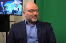 Σάκης Αρναούτογλου