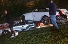 Tροχαίο δυστύχημα: Αυτοκίνητο έπεσε από την αερογέφυρα πάνω σε άλλο