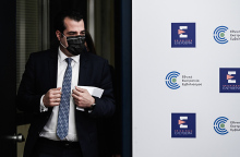 Ο υπουργός Υγείας Θάνος Πλεύρης