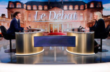 Ο Εμανουέλ Μακρόν και η Μαρίν Λεπέν © EPA/ STEPHANIE LECOCQ