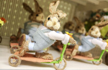 Στις 13:00 το μεσημέρι ανοίγουν τα καταστήματα σήμερα Μεγάλη Παρασκευή, σύμφωνα με το εορταστικό ωράριο Πάσχα 2022