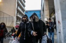 Ρούλα Πισπιρίγκου: Η μητέρα και η αδερφή της πέταξαν αντικείμενα από τους τάφους της Μαλένας και της Ίριδας.