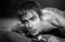 O Iggy Pop σε συναυλία στη Νέα Υόρκη το 1977