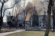 Μαριούπολη: «Δραματική» η κατάσταση – Άγνωστος ο αριθμός των θυμάτων από τον βομβαρδισμό στο θέατρο