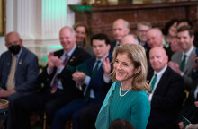 Η Καρολάιν Κένεντι είναι κόρη του Τζον Κένεντι, του 35ου Αμερικανού προέδρου, ο οποίος δολοφονήθηκε στο Ντάλας