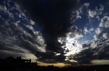 Με νεφώσεις ο καιρός αύριο Δευτέρα 9 Μαΐου 2022