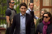 Ο Τζάστιν Τριντό προσέρχεται στην πρεσβεία του Καναδά στο Κίεβο