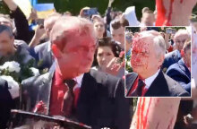 Με κόκκινη μπογιά στο πρόσωπο ο Ρώσος πρέσβης στη Βαρσοβία μετά την επίθεση