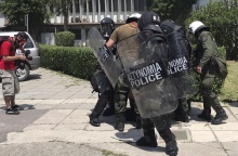 Προσαγωγή ατόμου κατά τα επεισόδια στο ΑΠΘ