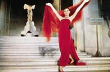 Τι Να Δω Σήμερα: "Funny Face" του Στάνλεϊ Ντόνεν - Η Φωτεινή Αλευρά διαλέγει την ταινία της ημέρας