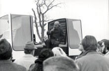 Φωτογραφία από το άνοιγμα της πρώτης δημόσιας συγκοινωνίας.