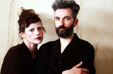 "Το όνειρο ενός γελοίου", Έφη Μπίρμπα, Άρης Σερβετάλης