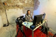 Eurovision 2022: Ο παρουσιαστής της Ουκρανίας σχολίαζε τον Α' Ημιτελικό από καταφύγιο