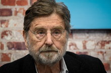 Ο Νίκος Μουζέλης