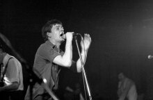 Ο Ian Curtis των Joy Division πέθανε σαν σήμερα 18 Μαΐου το 1980