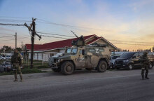 Ρώσοι στρατιώτες σε σημείο ελέγχου στη Μαριούπολη κοντά στην Αζοφική Θάλασσα