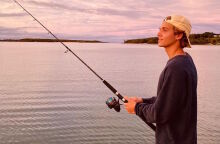 Ο Αχιλλέας-Ανδρέας, εγγονός του πρώην βασιλιά Κωνσταντίνου, πρωταγωνιστεί στη διαφημιστική καμπάνια του brand Zadig & Voltaire.