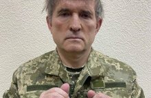 Ρωσία-Ουκρανία: Η Μόσχα θα εξετάσει το ενδεχόμενο να ανταλλάξει τους Ουκρανούς μαχητές του τάγματος Αζόφ με τον Ουκρανό πολιτικό Βίκτορ Μέντβεντσουκ	