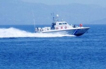 Πανικός σε παραλία των Χανίων – Φουσκωτό βγήκε στη στεριά