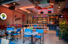 Το εσωτερικό του Lit Athens.