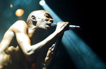 Στιγμιότυπο από τη συναυλία των Faithless στην Αθήνα το 1999