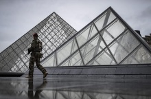 Μουσείο Λούβρου: Κατηγορούν τον πρώην διευθυντή του για υπόθεση εμπορίας έργων τέχνης